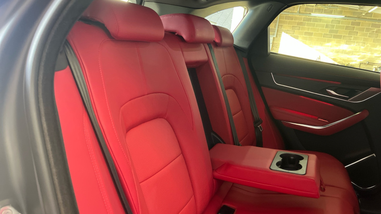 Jaguar F-Pace 2.0 D200 R-Dynamic Black 5dr Auto AWD Diesel Estate